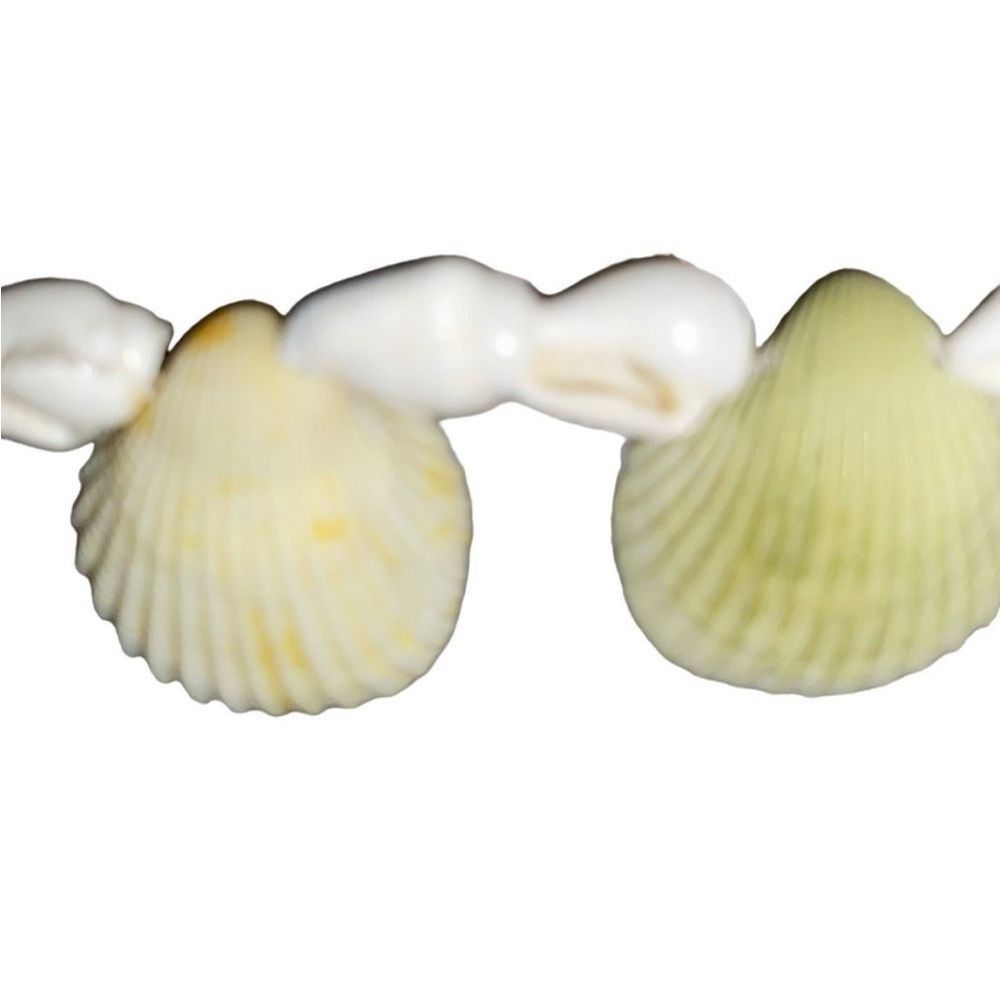 Maui Shell Island Necklace - Picture 6 of 11